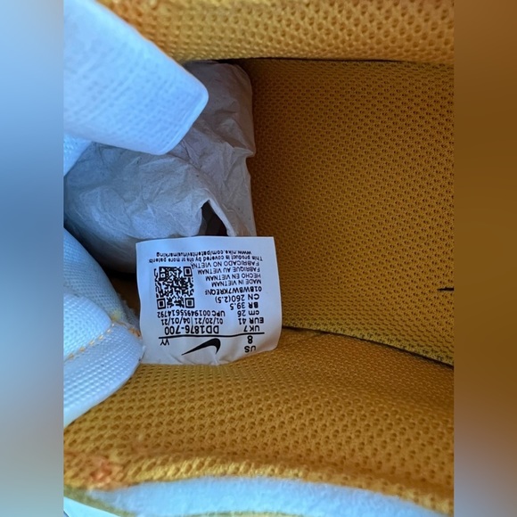 OFF-White X Air Force 1 Low “University Gold” - Picture 4 of 9